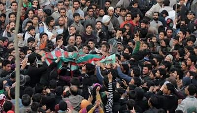 Gun salute, thousands at Kashmiri militant Fayaz Ahamed's funeral; no one except family mourns death of brave J&K cop 
