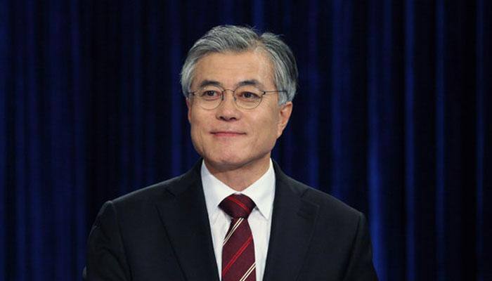 Willing to go to North, says South Korea's Moon after swearing-in 