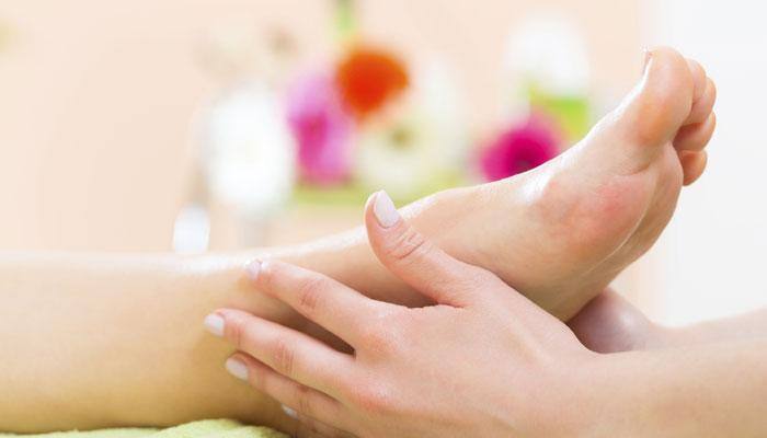 Severe foot pain linked to recurrent falls among older adults