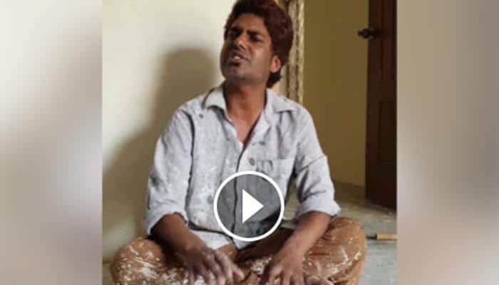 A painter singing &#039;Tadap Tadap&#039; song from Salman Khan&#039;s film will make you wanna cry! WATCH video