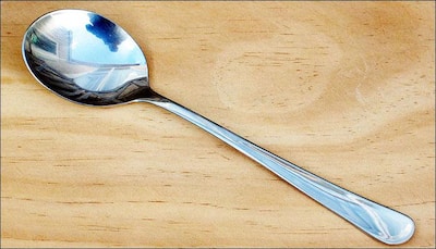 A spoon can help diagnose a lot of health problems for you! - Here's how to do the test