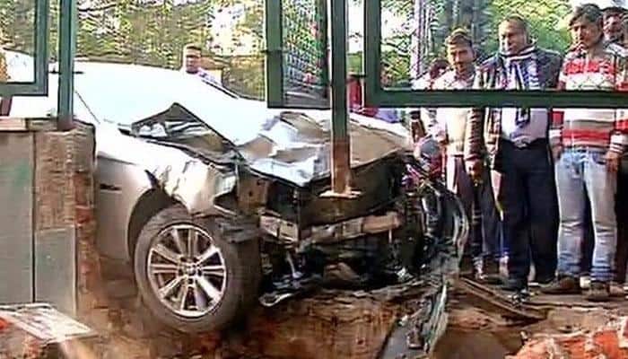 Hyderabad: One killed, four injured after car rams into traffic pole in Cyberabad area
