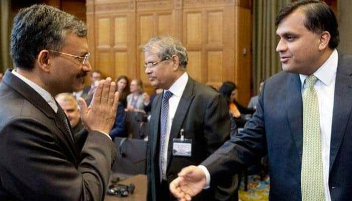  How Indian diplomat ignored Pakistan official&#039;s handshake gesture during Kulbhushan Jadhav case hearing at ICJ