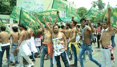 RJD, BJP workers clash in Patna, day after IT raids on Lalu Yadav's `benami properties`