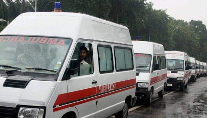 UP hospital denies ambulance, man carries wife&#039;s dead body on stretcher 