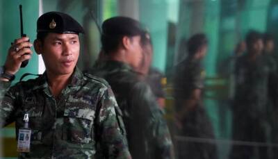 Bangkok hospital bomb wounds 24, junta blames its opponents