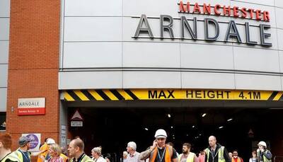 Manchester's Arndale shopping centre evacuated, witnesses heard "big bang"