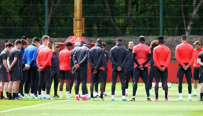 Manchester blast: Manchester United hold a minute&#039;s silence; cancel Europa League final press conference