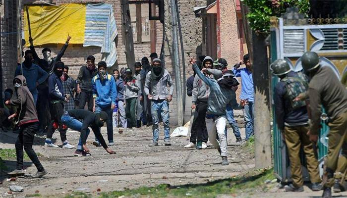 Clashes erupt between protestors, cops in J&amp;K's Sopore, Srinagar after Friday prayers