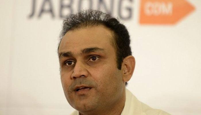 Impressed with &#039;gratitude of cow&#039;, Virender Sehwag shares amazing photograph on Twitter