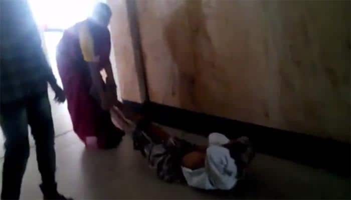 Karnataka: Denied stretcher, elderly woman drags ailing husband in Shivamogga hospital