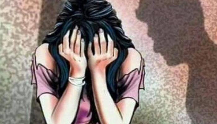 Appalling! UP constable &#039;molests&#039; teen girls who went to lodge complaint