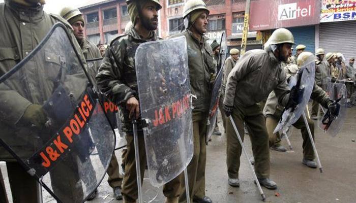 NIA raids again in Kashmir over terror funding, recovers Pak currency notes from separatists' locations