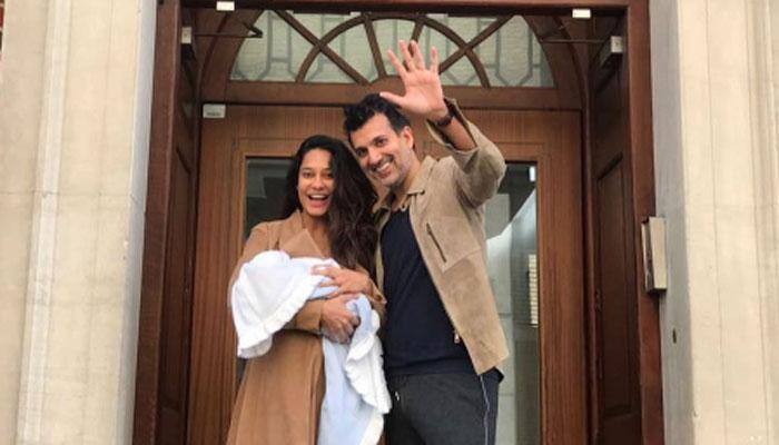 Lisa Haydon's picture with Baby Zack is the cutest thing on the internet today!