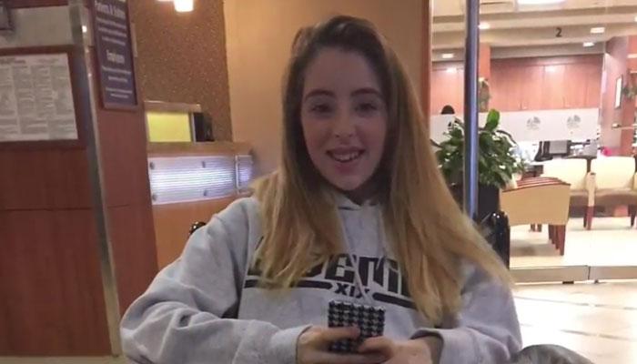 Meet this 14-year-old girl who has a spine made of rope! Meet this 14-year-old girl who has a spine made of rope!