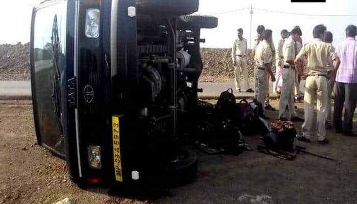 Ten police jawans injured after vehicle overturns in Madhya Pradesh&#039;s Shajapur