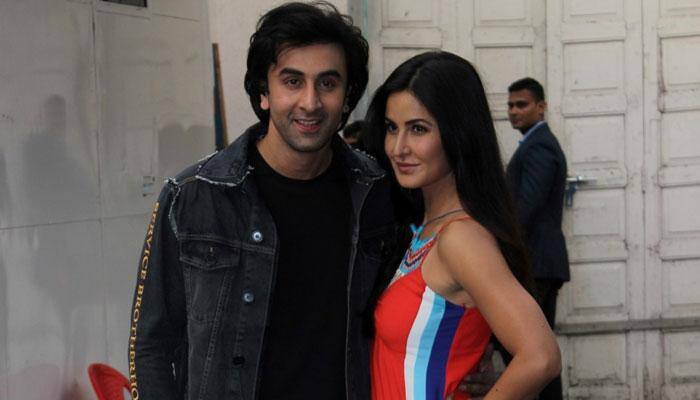 Katrina Kaif, Ranbir Kapoor merrily pose for shutterbugs – See PICS