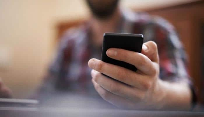 Telcos ask TRAI to fix floor price for voice call, data