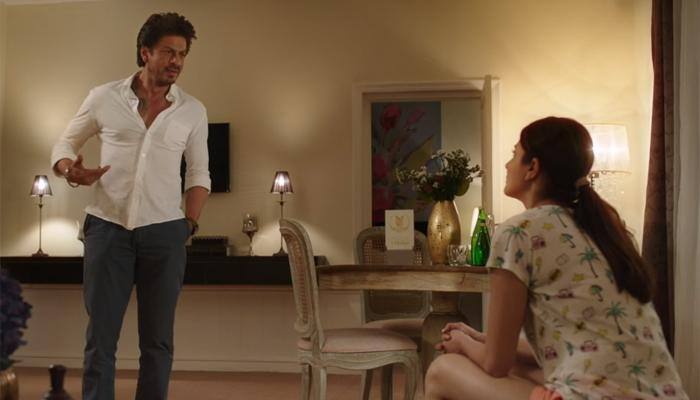 &#039;Jab Harry Met Sejal&#039; mini trail 1: Anushka Sharma impresses with Gujarati accent, Shah Rukh Khan flaunts &#039;bad character&#039;! - Watch