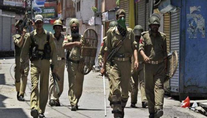 J&amp;K cops to donate a day&#039;s salary for kin of policemen killed