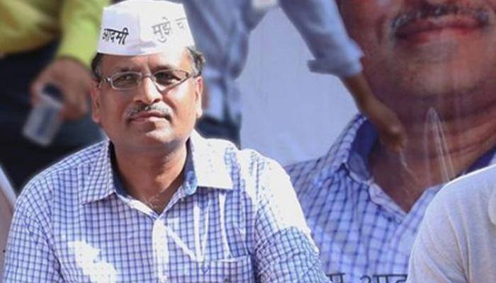 CBI questions Delhi Health Minister Satyendar Jain's wife in money laundering case