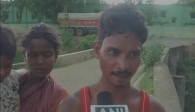 Odisha: Denied ambulance by hospital, father carries dead body of infant in hands in Malkangiri