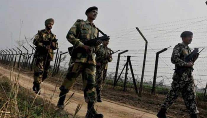Gunbattle breaks out between security forces, militants in J&amp;K&#039;s Pulwama, 2 LeT terrorists trapped