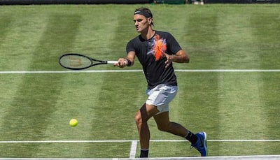 Roger Federer advances into 15th Halle quarter-final with win over Mischa Zverev