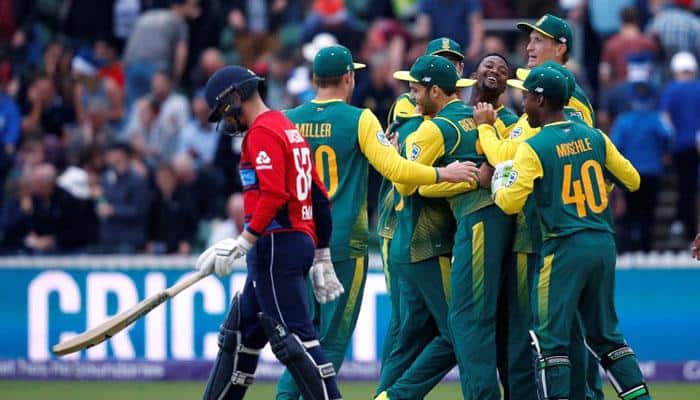 Andile Phehlukwayo&#039;s final over heroics help South Africa fight level T20 series with England