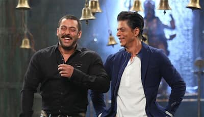Shah Rukh Khan, Salman Khan attend Baba Siddique's Iftar bash! - See pics