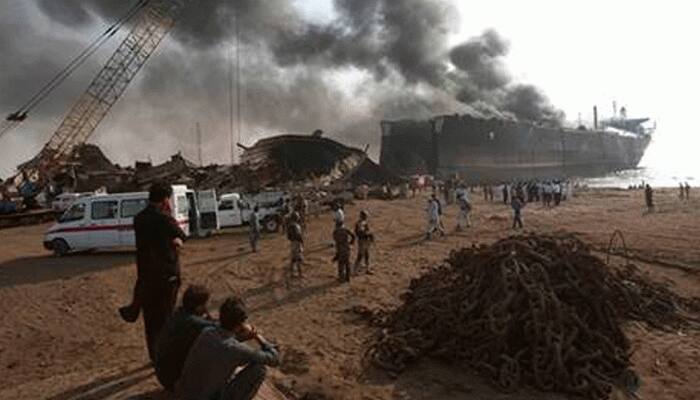 At least 140 killed, over 100 injured as oil tanker explodes in Pakistan's Bahawalpur district 