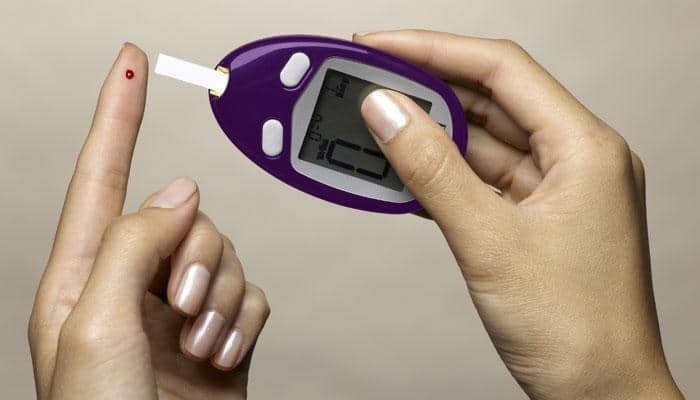 Low-cost wearable device to monitor diabetes through sweat