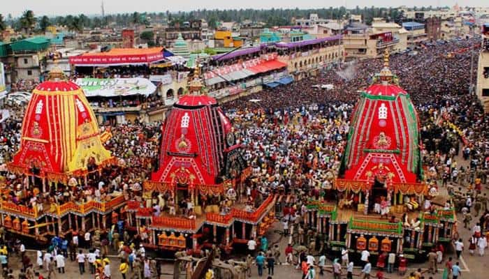 Thousands pull Lord Jagannath&#039;s chariot till Gundicha temple despite downpour in Puri