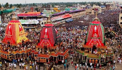 Thousands pull Lord Jagannath's chariot till Gundicha temple despite downpour in Puri