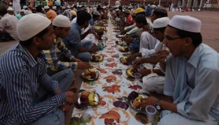 In a first, Muslims break Ramzan fast in Karnataka's Udupi Sri Krishna temple 