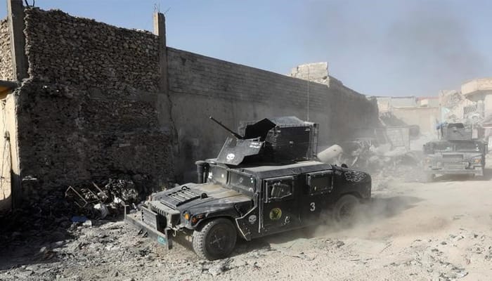 Civilians flee as Iraqi forces attack last Islamic State redoubt in Mosul