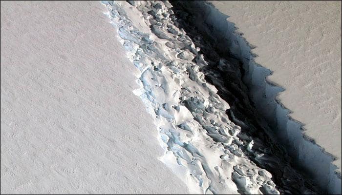 Delaware-sized iceberg could break off the Antarctic ice-shelf &#039;in hours, days or weeks&#039;!