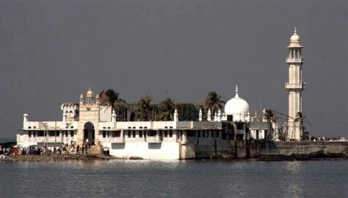 SC grants Maharashtra govt two weeks to remove encroachment near Haji Ali Dargah