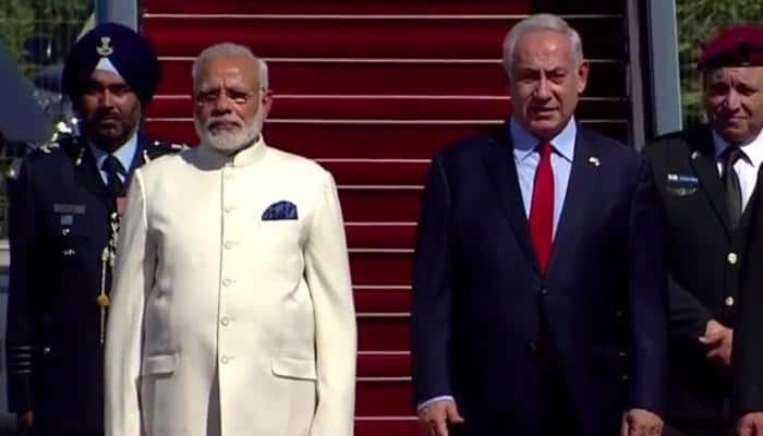 &quot;Aapka swagat hai mere dost&quot; —  Israeli PM Benjamin Netanyahu welcomes PM Narendra Modi in Hindi