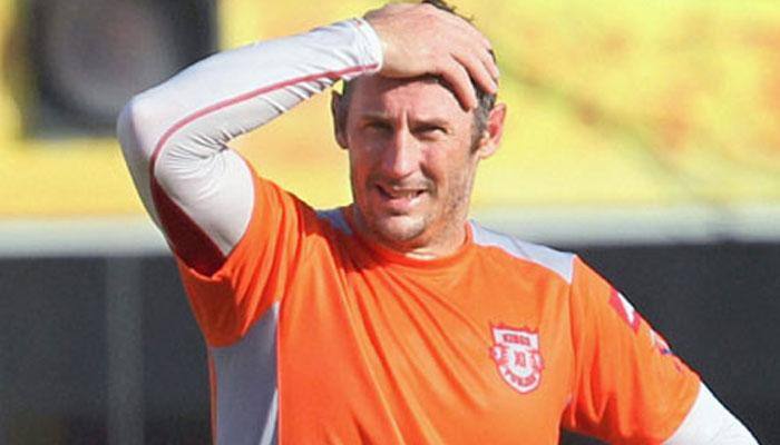 "Are you a Muslim?" - Fan asks David Hussey. Read his perfect reply