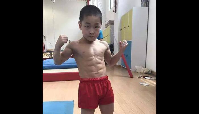 This 7-year-old Chinese boy stuns Internet with his eight-pack abs!