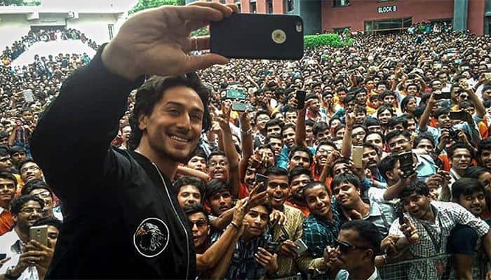 &#039;Munna Michael&#039; promotions: Indore makes Tiger Shroff &#039;fly&#039;! - WATCH jaw-dropping stunt