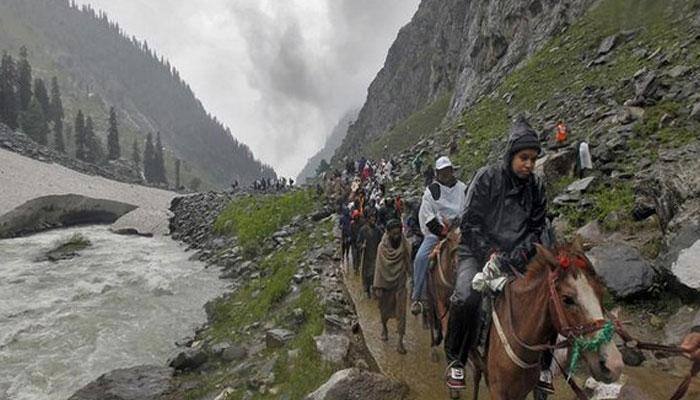 Unfazed by Anantnag terror attack, largest batch of Amarnath pilgrims leaves for Pahalgam amid tight security