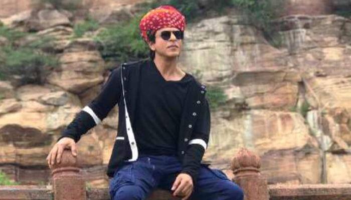 Shah Rukh Khan relishes authentic Rajasthani food, receives Jodhpur Tourist Guide Association membership