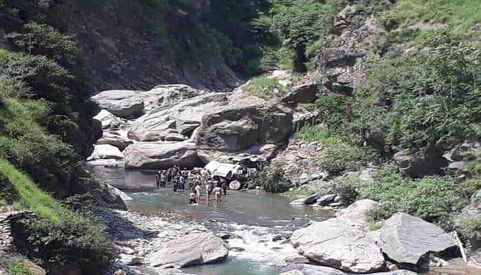 16 dead, 35 injured as bus carrying Amarnath pilgrims falls into gorge