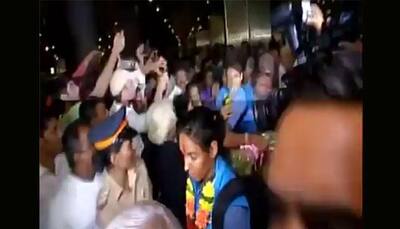 WATCH: Mithali Raj and Co receive rousing reception at Mumbai airport, on return from England