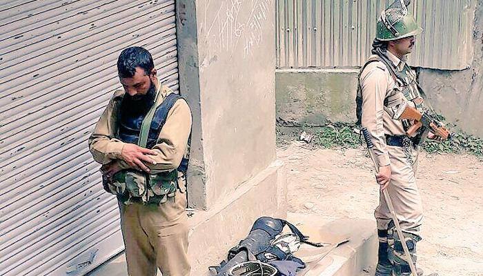 &#039;Brothers-In-Arms For Peace&#039;: CRPF shares pictures of cop offering namaz while jawan stands guard