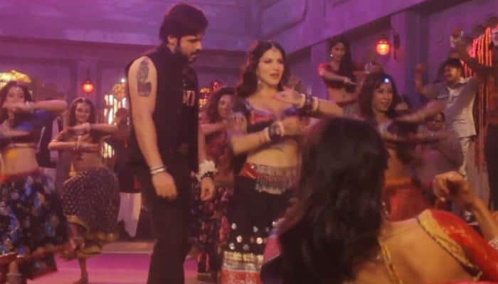 Baadshaho: Here&#039;s how Emraan Hashmi, Sunny Leone spilled magic on sets of &#039;Piya More&#039;! - Watch