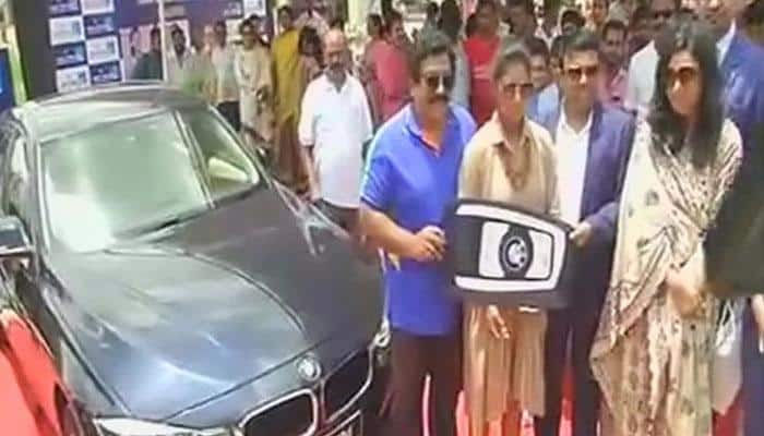 Indian eves&#039; skipper Mithali Raj presented BMW car by businessman V Chamundeswaranath in Hyderabad