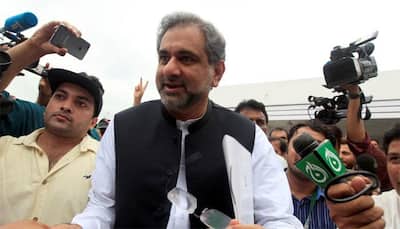 Pakistan's new Prime Minister Shahid Khaqan Abbasi consults with ousted boss Nawaz Sharif on cabinet